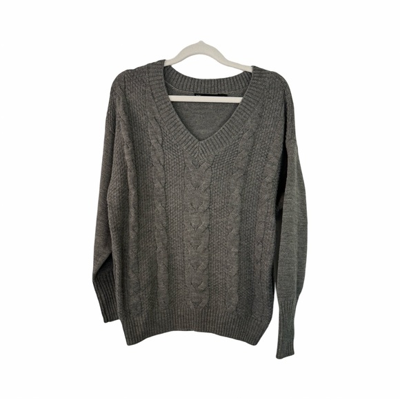 New York & Company Sweaters - New York & Co cable knit pull-on grey sweater size medium minimalist staple
